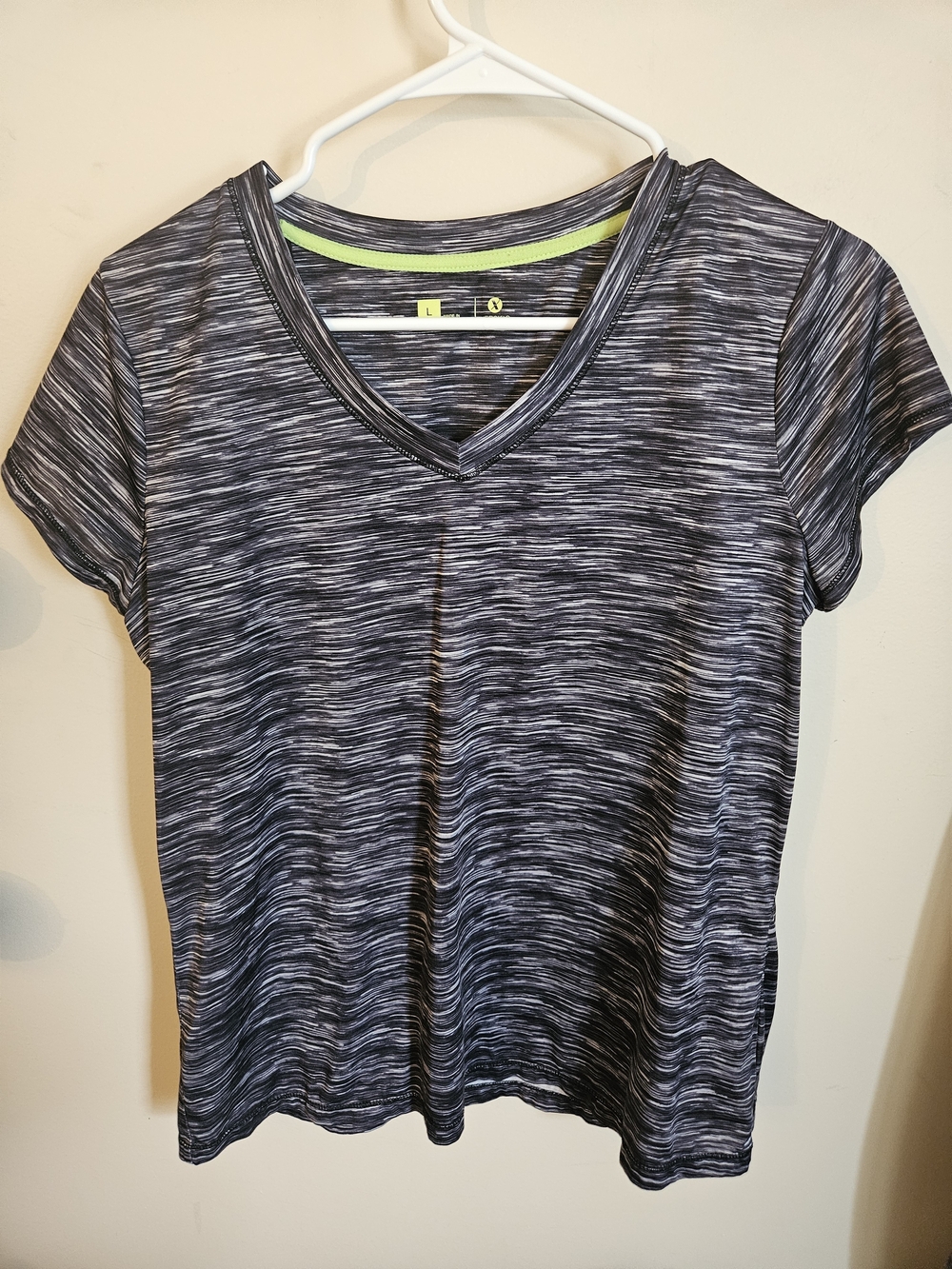 Xersion Women's Short-Sleeve Space-Dye V-Neck Tee - Black & Gray